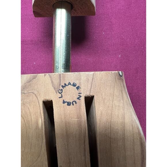 JoS. A. Bank Cedar Wood Shoe Trees, One Pair, Large (10W -12M) - Picture 3 of 4
